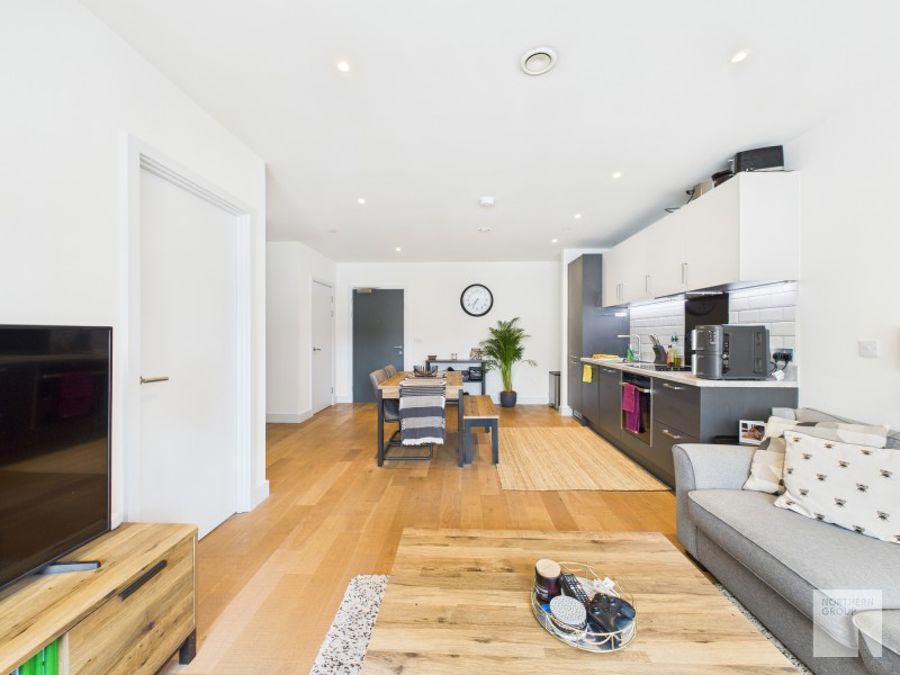 Apt 92 :: One Vesta Street image 6