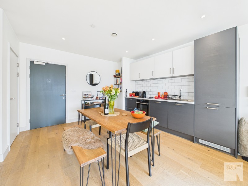 Apt 17 :: One Vesta Street image 2